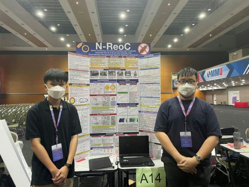 N-ReoC biochemistry research poster with student researchers