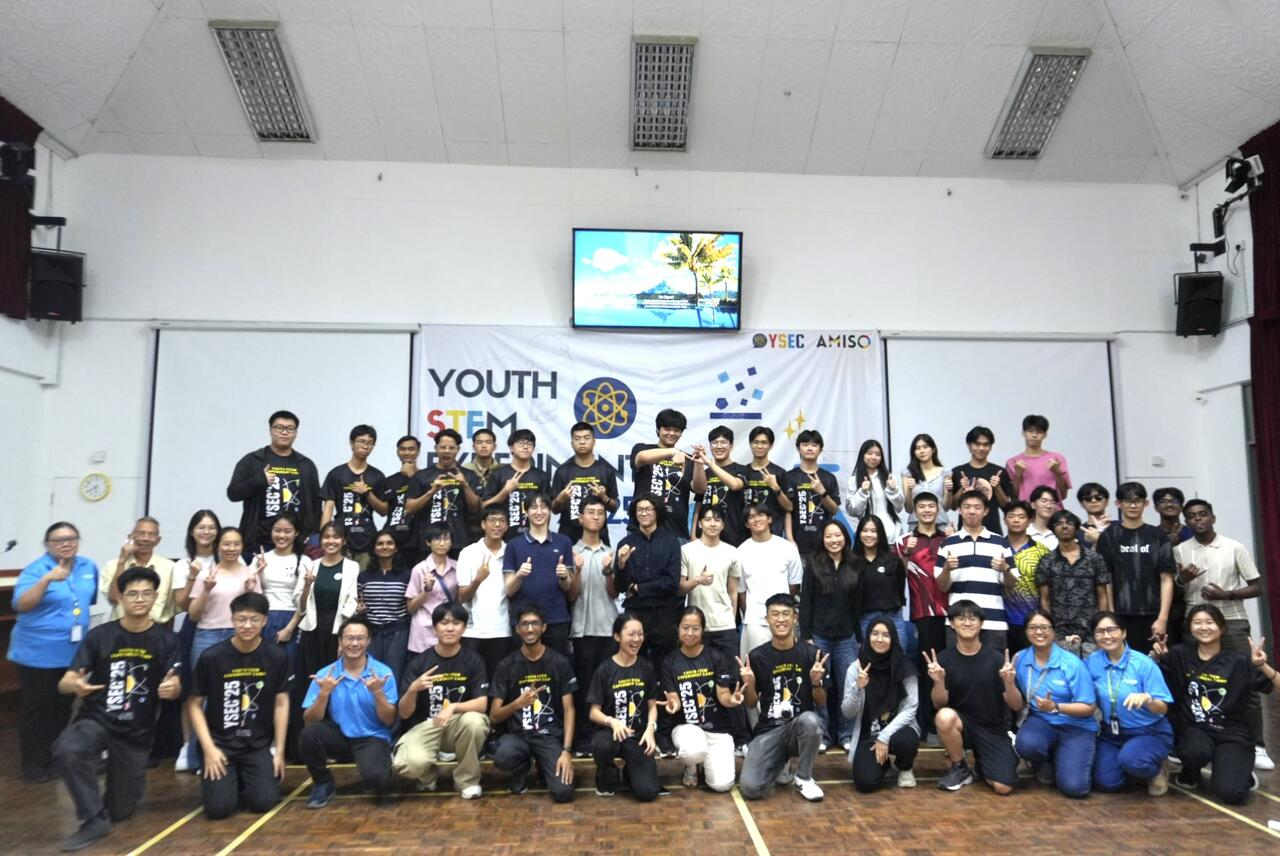 Youth STEM Experimentation Camp group photo